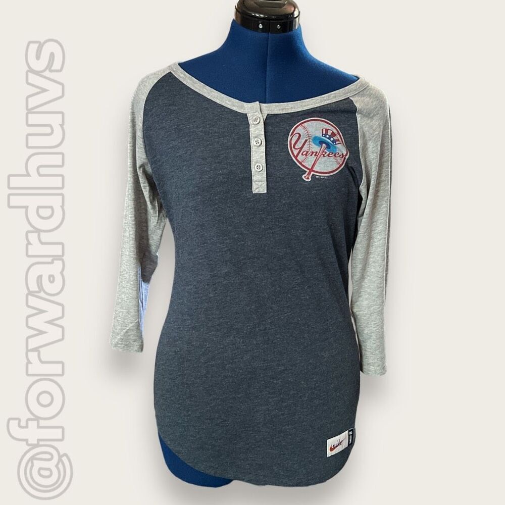MLB New York Yankees 1/2 Sleeve Tee Size Small